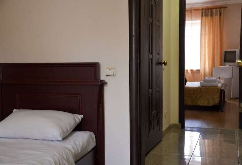 اتاق استاندارد چهار تخته, Sun