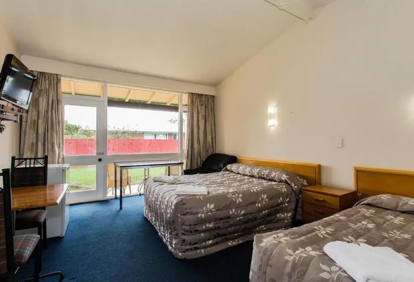 スタンダードスタジオ, Blenheim Road Motor Lodge