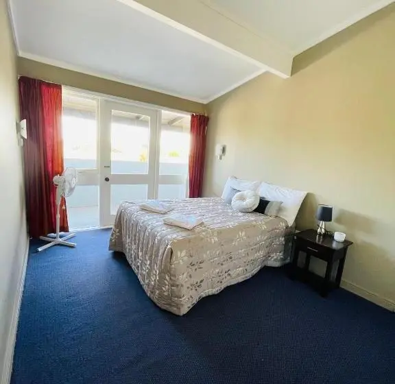 コンフォートトリプルルーム, Blenheim Road Motor Lodge