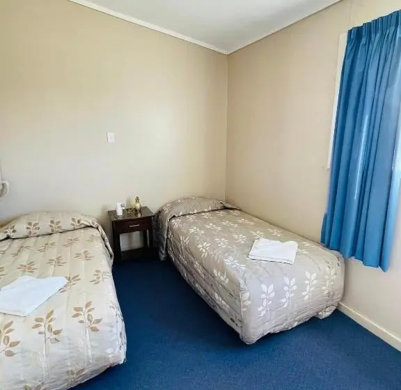 コンフォートトリプルルーム, Blenheim Road Motor Lodge