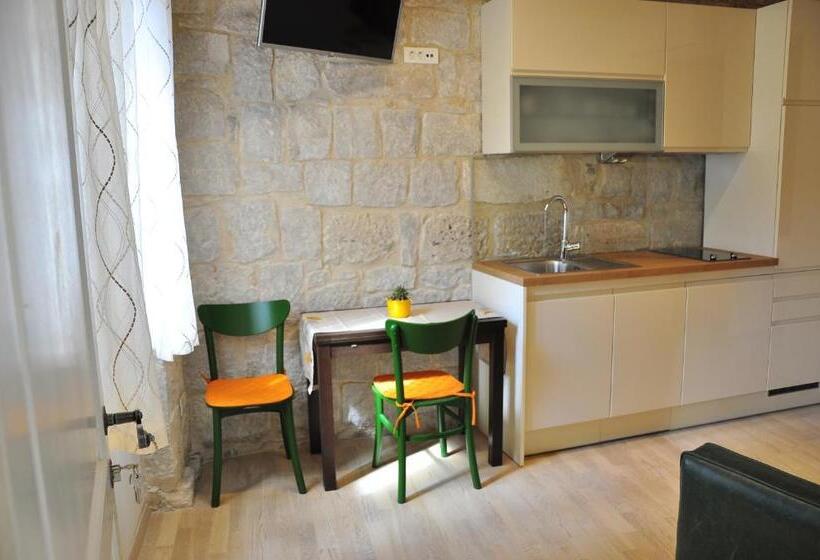 Standard-studio, Villa Stagnja