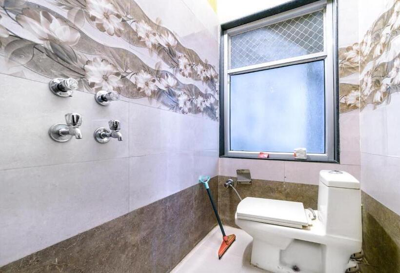 Deluxe Rum, Hide In Pushkar