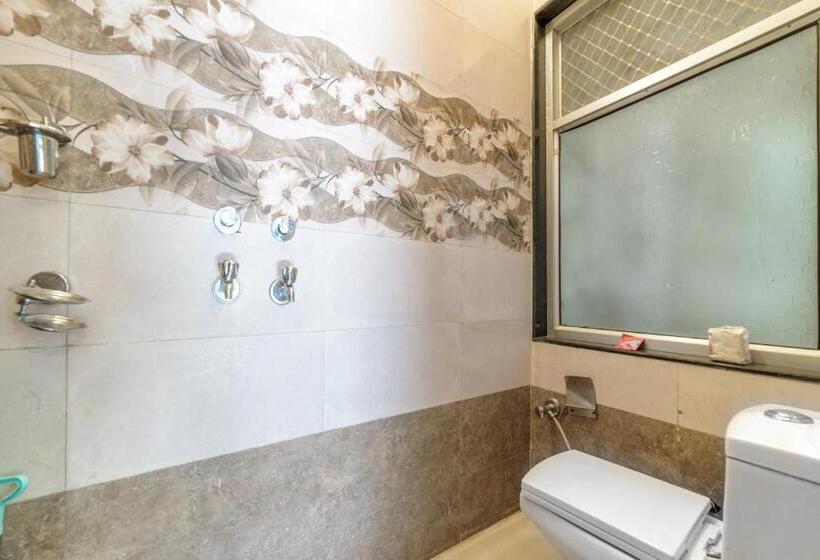 Deluxe Rum, Hide In Pushkar