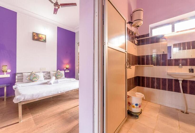 Deluxe Rum, Hide In Pushkar