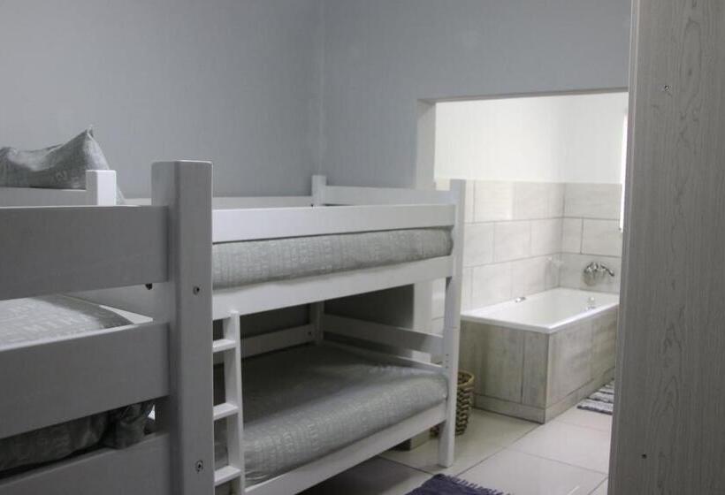 בקתת חדר, Cheese Farm & Lodge