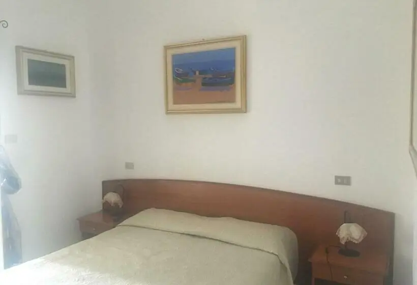 اتاق استاندارد سه نفره, Locanda Al Castello