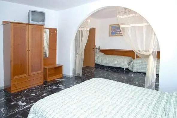 اتاق استاندارد چهار تخته, Locanda Al Castello