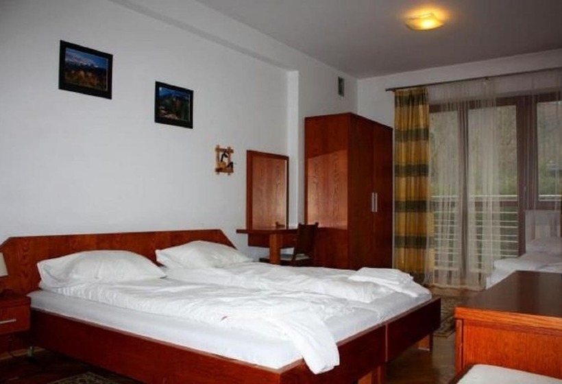 اتاق استاندارد چهار تخته, Willa Halka