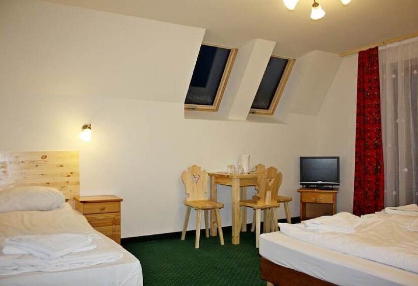 اتاق کلاسیک سه تخته, Willa Halka