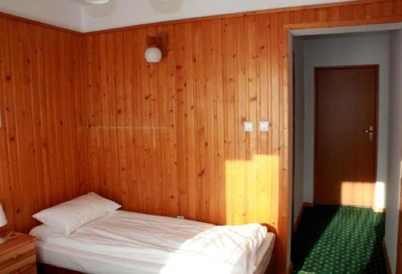 اتاق کلاسیک, Willa Halka