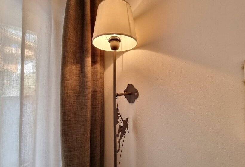 2-Bedroom Classic Apartment, Residence Le Rose