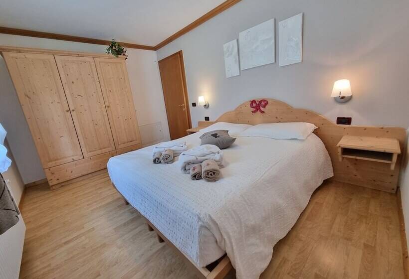 2-Bedroom Classic Apartment, Residence Le Rose