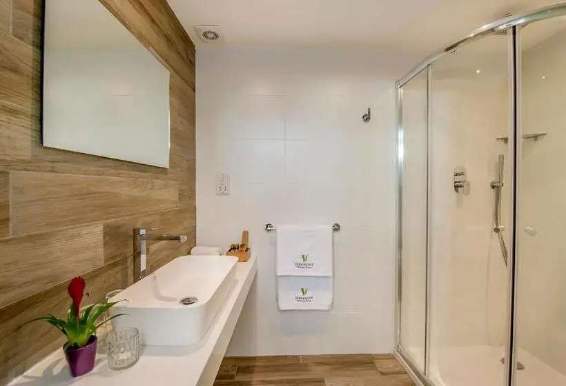 اتاق استاندارد چهار تخته, Viewpoint Boutique Living
