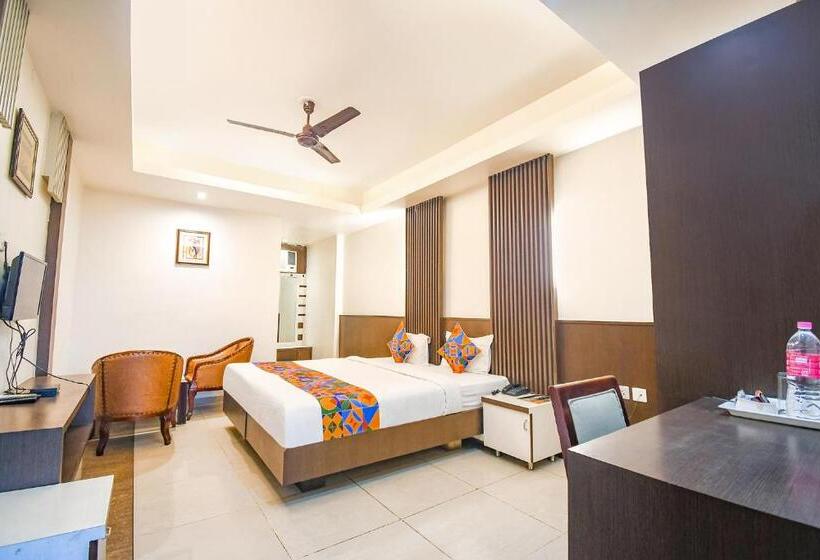 חדר אקזקיוטיב לשלושה, Fabhotel Emerald