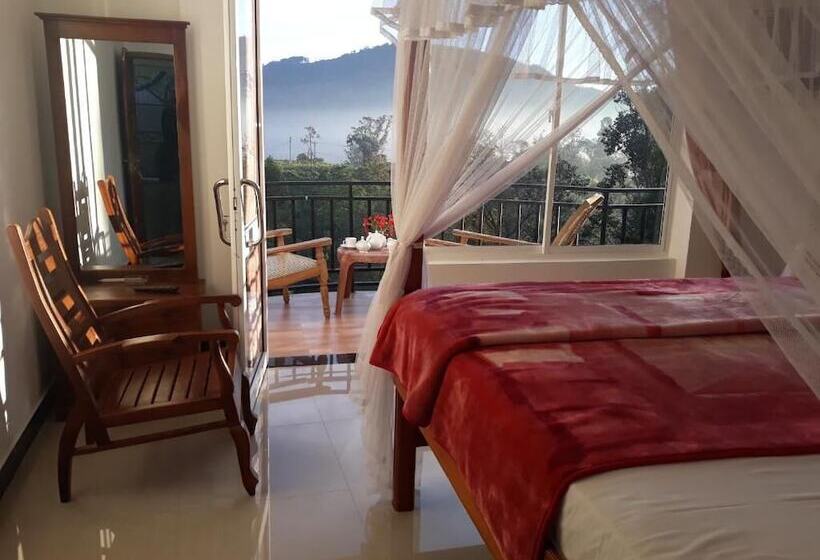 اتاق لوکس با بالکن, Lilly Guest Inn