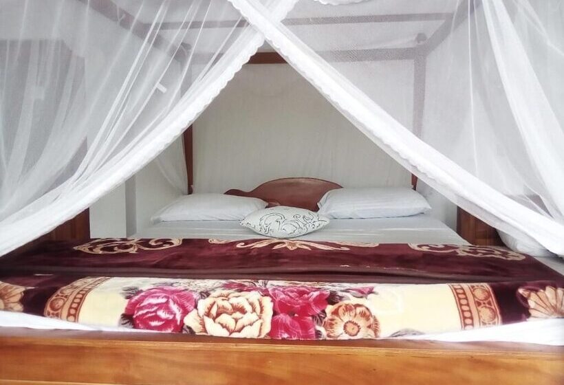 اتاق لوکس با بالکن, Lilly Guest Inn