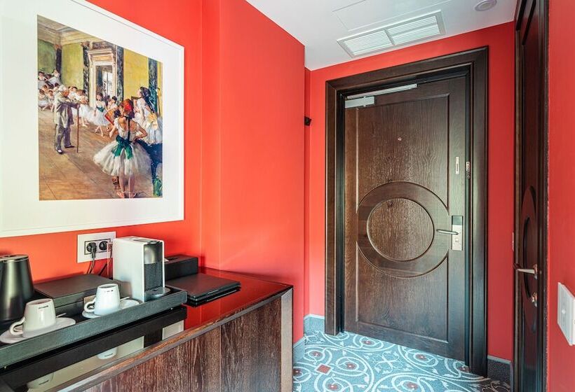 غرفة قياسية, Albora