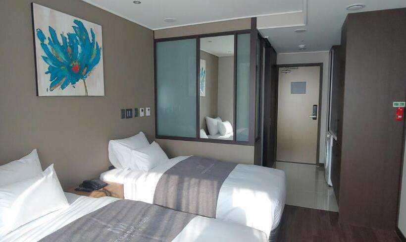 标准间, Westernbay Marina