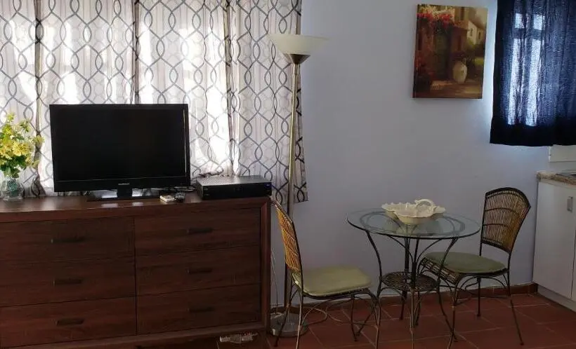استودیو خانوادگی, Andalucia Guest House