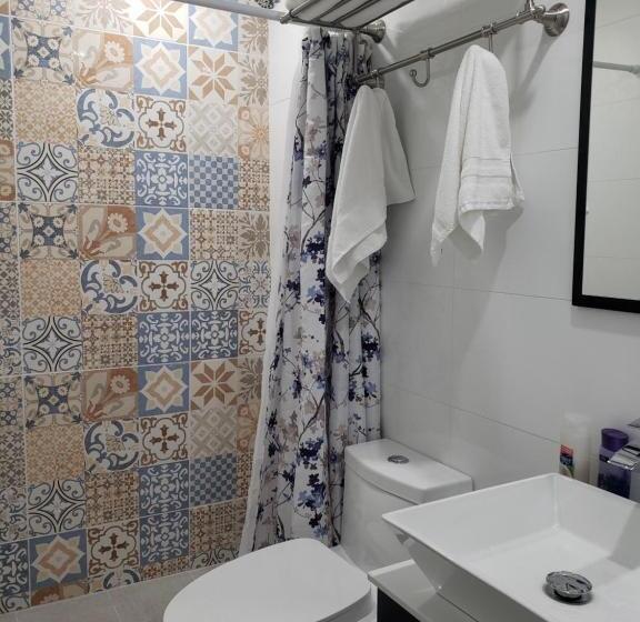 سوییت جونیور, Andalucia Guest House