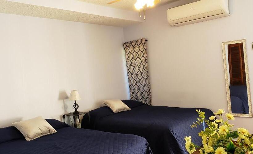 استودیو خانوادگی, Andalucia Guest House