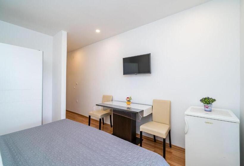 侧面海景基本房, Apartment & Rooms Papa