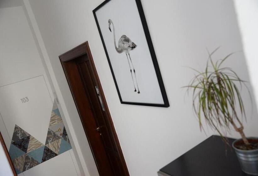 اتاق استاندارد با سرویس بهداشتی مشترک, B&b Trento   Only Self Check In