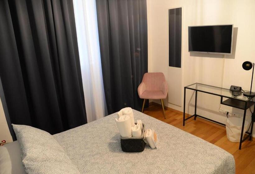 اتاق استاندارد با سرویس بهداشتی مشترک, B&b Trento   Only Self Check In