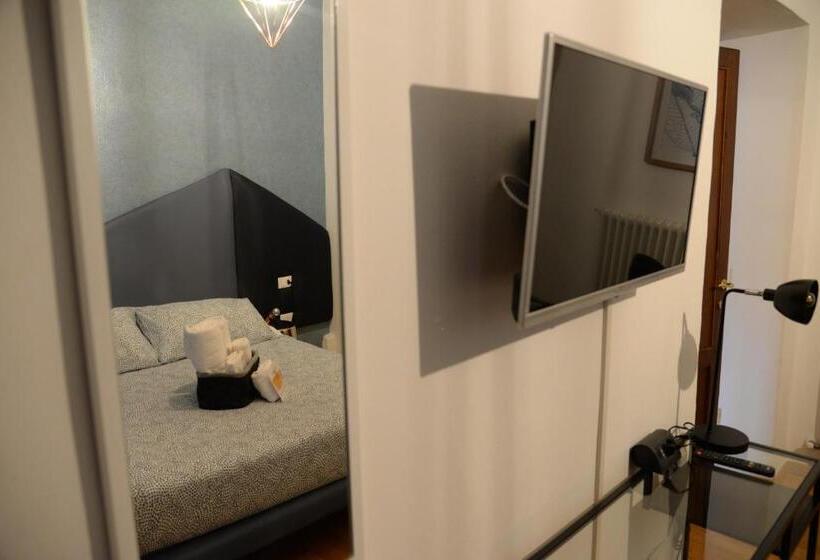 اتاق استاندارد با سرویس بهداشتی مشترک, B&b Trento   Only Self Check In