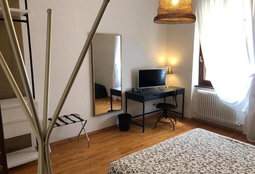 اتاق استاندارد با سرویس بهداشتی مشترک, B&b Trento   Only Self Check In