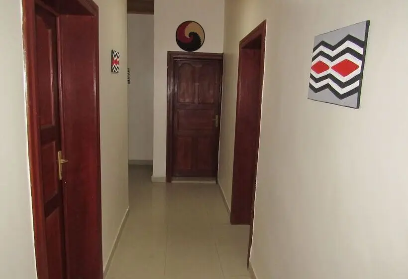 آپارتمان خانوادگی, Rebero Kivu Resort