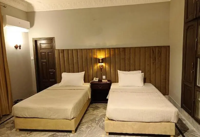 سوییت جونیور, Vip House