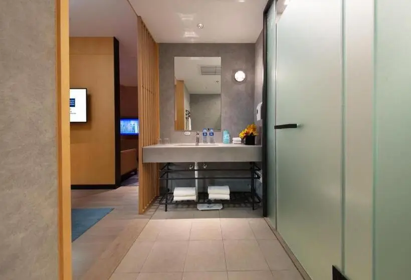 Suite Queen Bed, Holiday Inn Express Beijing Shijingshan Parkview, An Ihg