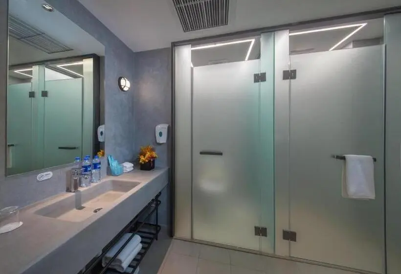 Suite Queen Bed, Holiday Inn Express Beijing Shijingshan Parkview, An Ihg