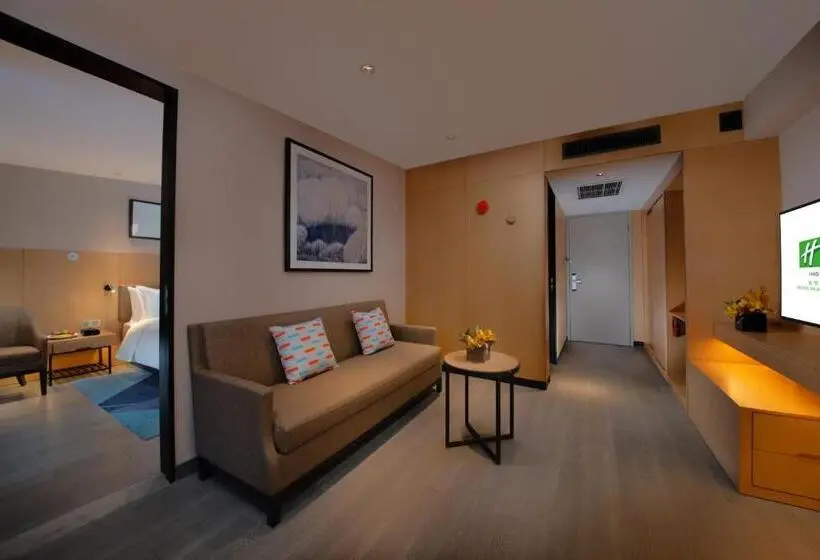 Suite Queen Bed, Holiday Inn Express Beijing Shijingshan Parkview, An Ihg