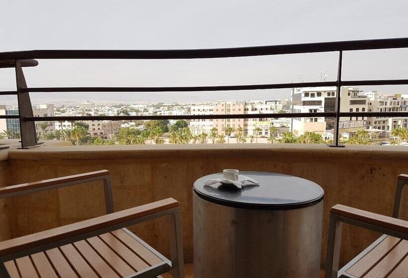 اتاق استاندارد با بالکن, Maswada Plaza