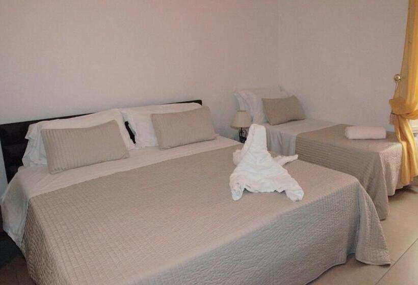 חדר סטנדרט לשלושה, La Corte Di Ibla