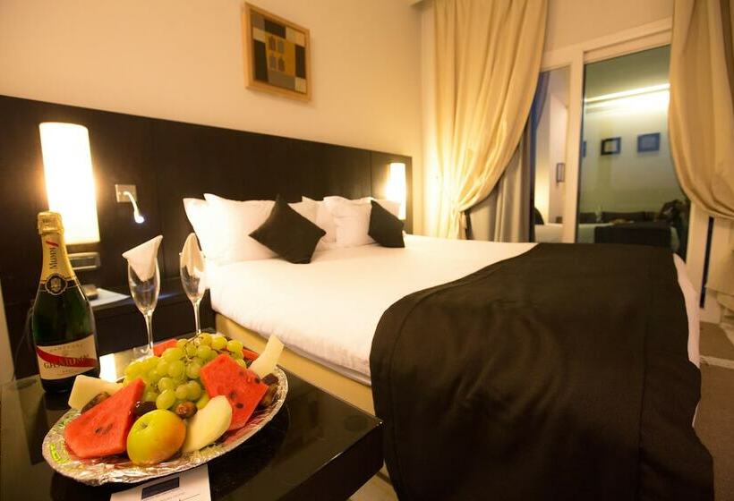 اتاق اکونومی, Ambassadeurs