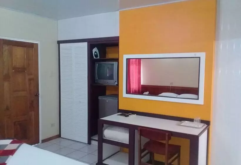 اتاق استاندارد, Monique S Guesthouse