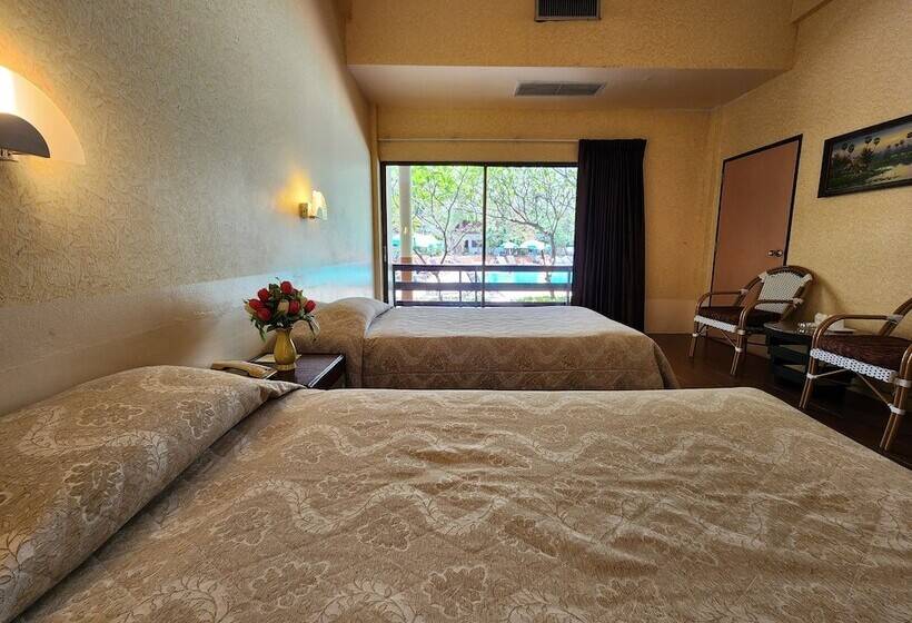 غرفة سوبيريور مطلة على المدينة, Pattaya Garden Resort