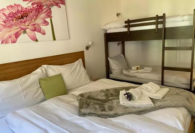 スタンダードトリプルルーム, Weisses Rössli Only Bed & Breakfast Self Check In
