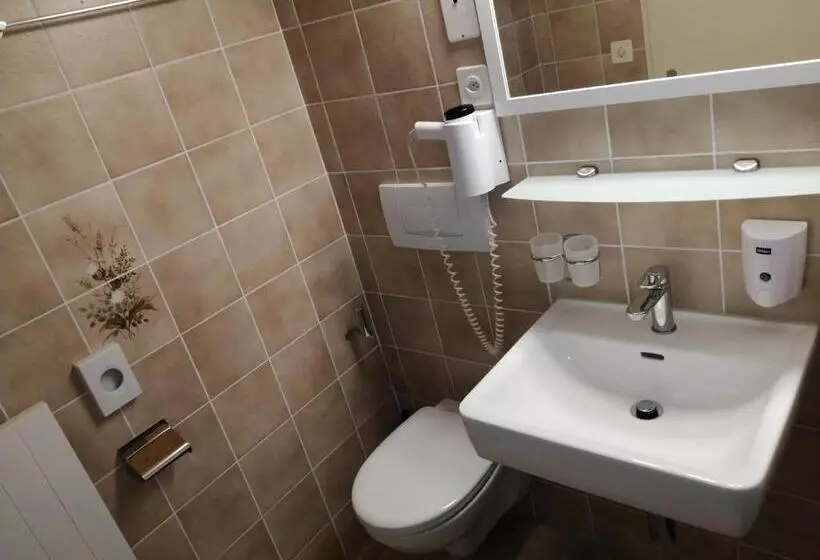 スタンダード４人部屋, Weisses Rössli Only Bed & Breakfast Self Check In