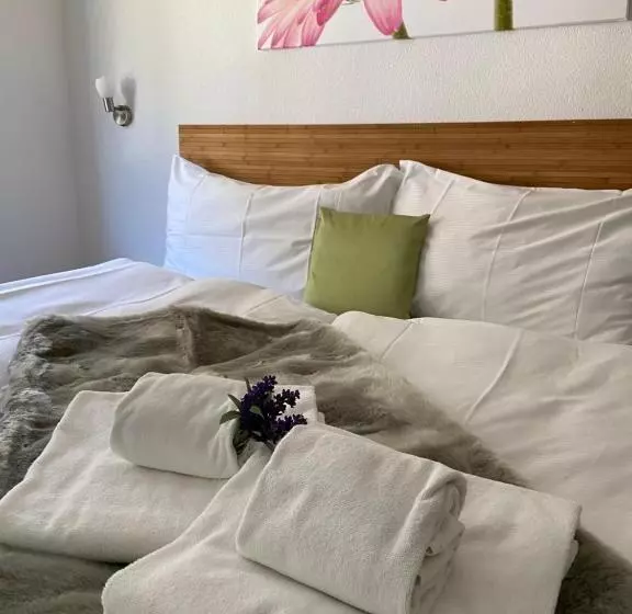 スタンダード４人部屋, Weisses Rössli Only Bed & Breakfast Self Check In