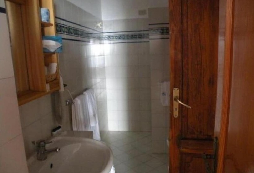 스탠다드 트리플 룸, B&b Basiluzzo