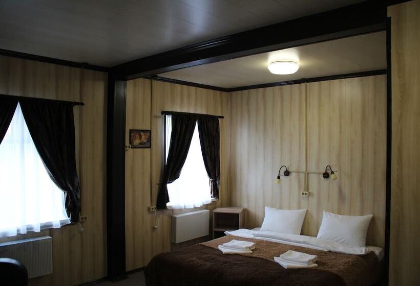 اتاق سوپریور, Peliken