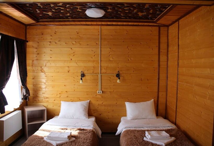 اتاق سوپریور, Peliken