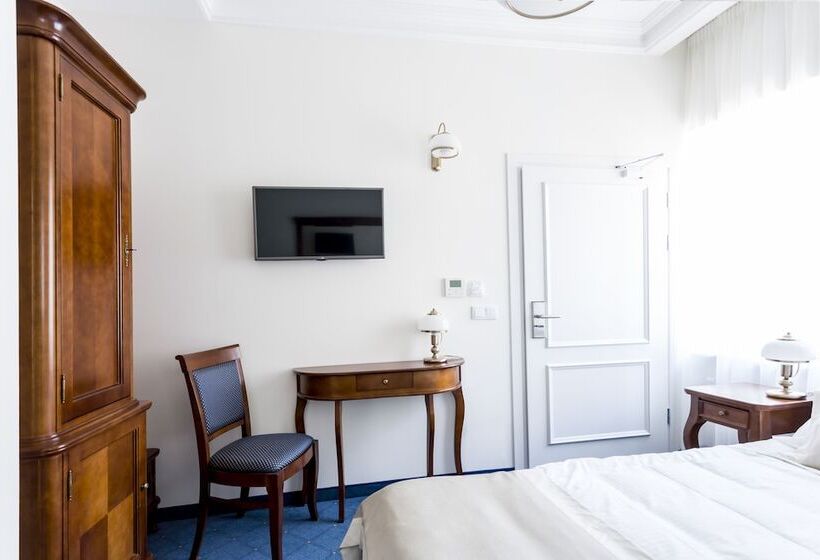 اتاق استاندارد یک نفره, Boutique Brajt