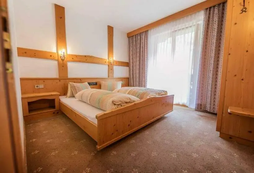 اتاق استاندارد با بالکن, Garni Pfandl