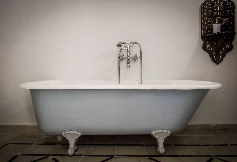 اتاق استاندارد, Dar Camelia
