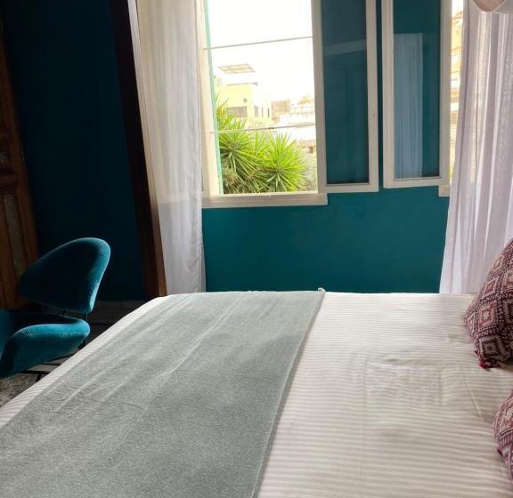 سوییت جونیور, Dar Camelia